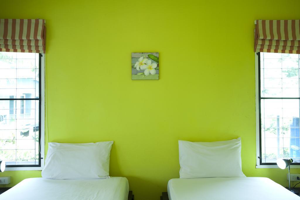 Sunshine Inn Resort Khao Lak Quarto foto